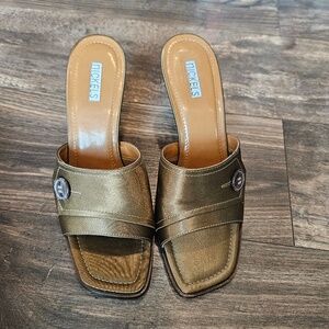 Nickels Dill khaki olive green taupe brown low open toe sandel heels shiny 8.5